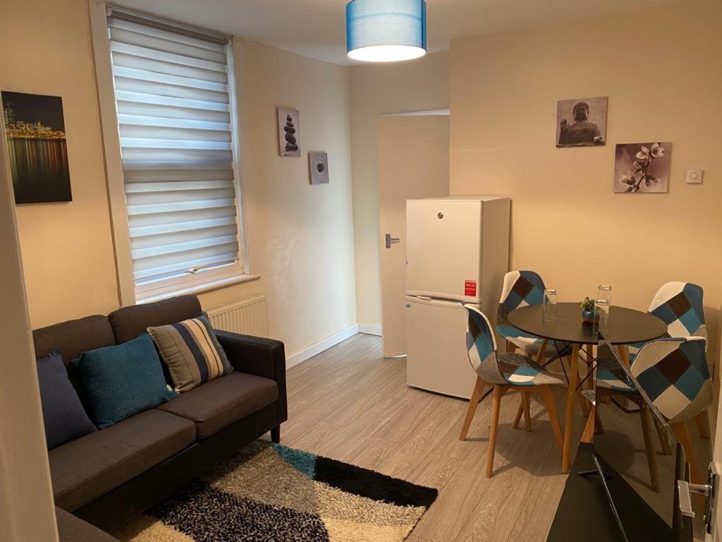 Excellent And Amazing Apartment With Private Parking Gillingham  Ngoại thất bức ảnh