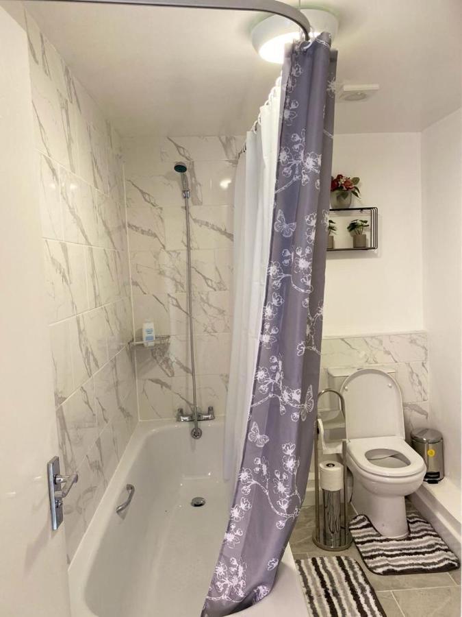 Excellent And Amazing Apartment With Private Parking Gillingham  Ngoại thất bức ảnh