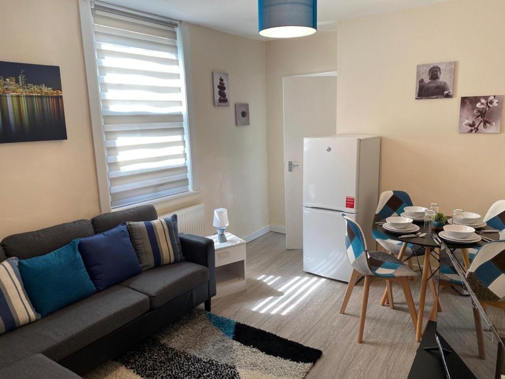 Excellent And Amazing Apartment With Private Parking Gillingham  Ngoại thất bức ảnh